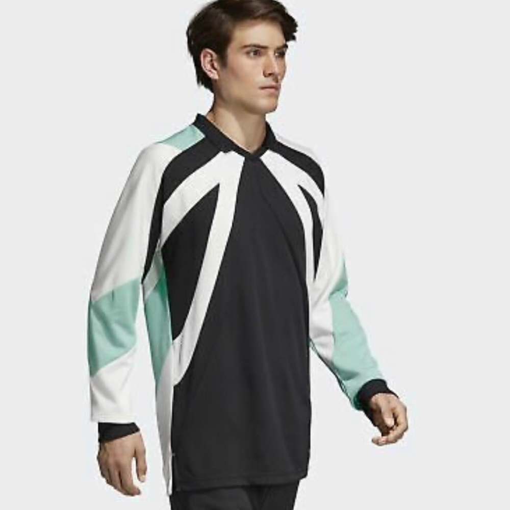 ⚽️ADIDAS Eqt soccer warmup sweater ⚽️